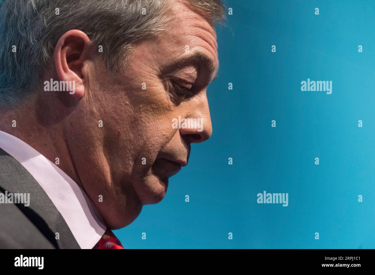 191122 -- LONDON, Nov. 22, 2019 -- Photo taken on Nov. 22, 2019 shows Brexit Party leader Nigel Farage at an event to launch Brexit Party general election policies in London, Britain. Photo by Ray Tang/Xinhua BRITAIN-LONDON-BREXIT PARTY-GENERAL ELECTION POLICIES-LAUNCH HanxYan PUBLICATIONxNOTxINxCHN Stock Photo