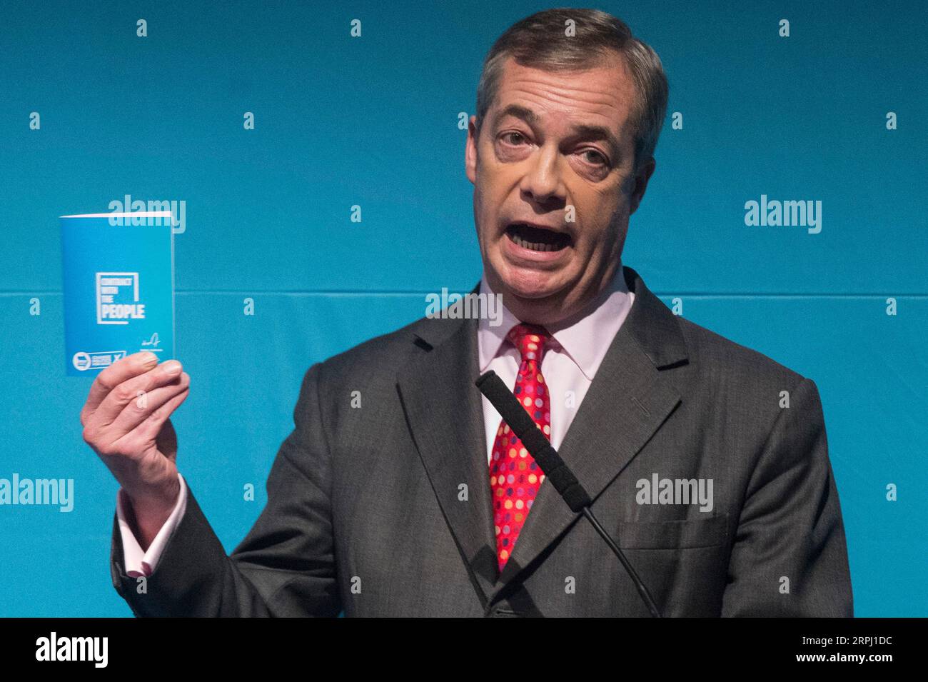 191122 -- LONDON, Nov. 22, 2019 -- Brexit Party leader Nigel Farage speaks at an event to launch Brexit Party general election policies in London, Britain on Nov. 22, 2019. Photo by Ray Tang/Xinhua BRITAIN-LONDON-BREXIT PARTY-GENERAL ELECTION POLICIES-LAUNCH HanxYan PUBLICATIONxNOTxINxCHN Stock Photo