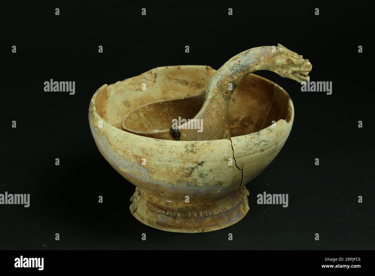191208 -- NANCHANG, Dec. 8, 2019 -- Photo taken on Sept. 6, 2019 shows a relic unearthed from the ancient tombs excavated in Ganjiang New District, Nanchang, east China s Jiangxi Province. Archaeologists have excavated 73 ancient tombs dating back 1,400 years ago in east China s Jiangxi Province, the local institute of cultural relics and archeology said Saturday. It is believed that the majority of the discovered tombs were built in the Six Dynasties 222-589. The 8,000-square-meter site was discovered in June 2013. Excavation started in August 2018. CHINA-JIANGXI-ANCIENT TOMB CLUSTERS-DISCOVE Stock Photo