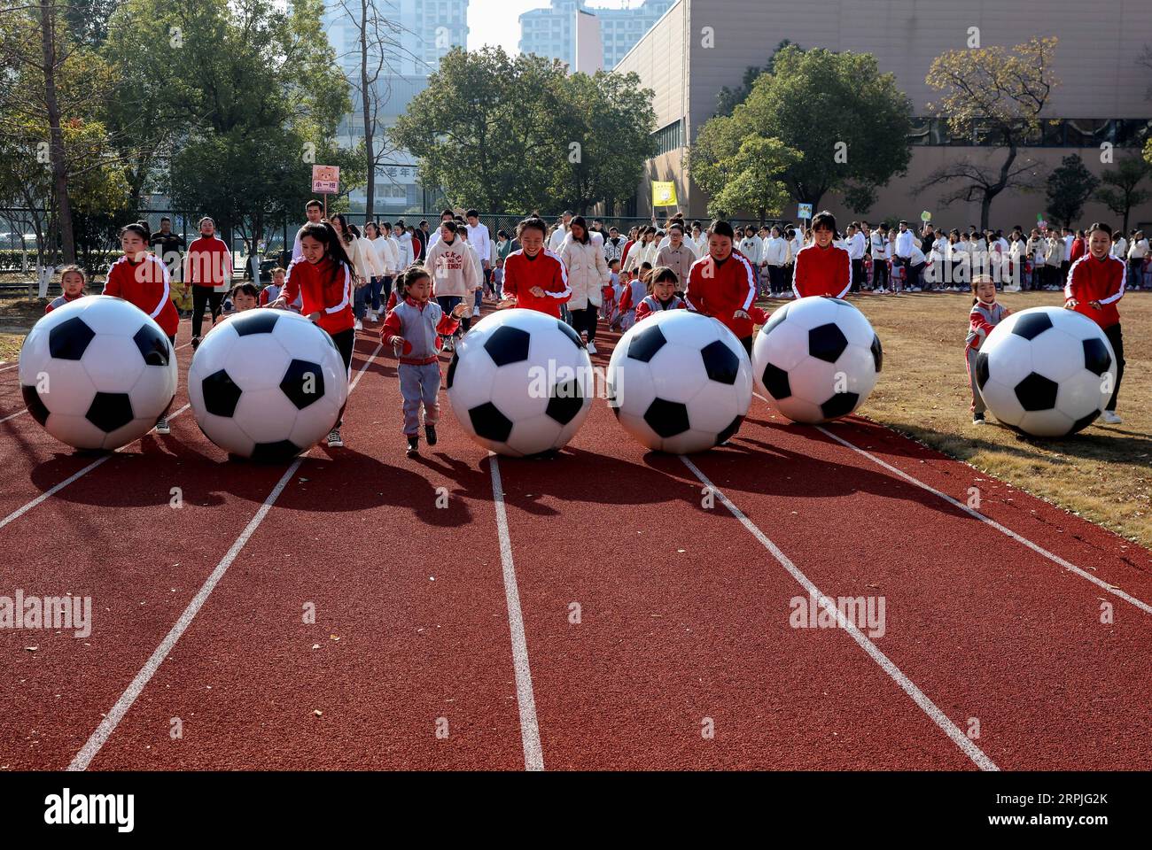  Foto zu Kindergarten students activity hi-res stock photography and images - Alamy 