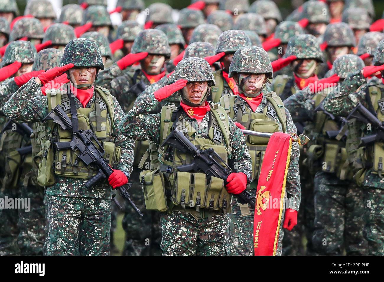 191217 -- QUEZON, Dec. 17, 2019 -- Soldiers from the Armed Forces of ...