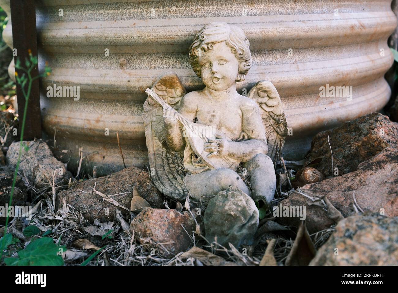 Garden sculpture cherub hires stock photography and images Alamy