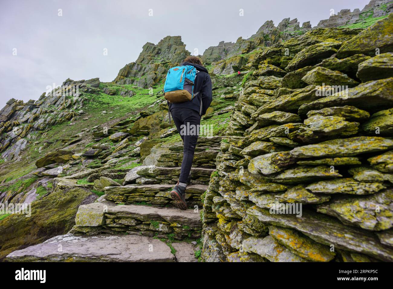 File:Steep steps at Skellig Michael 07.jpg - Wikimedia Commons