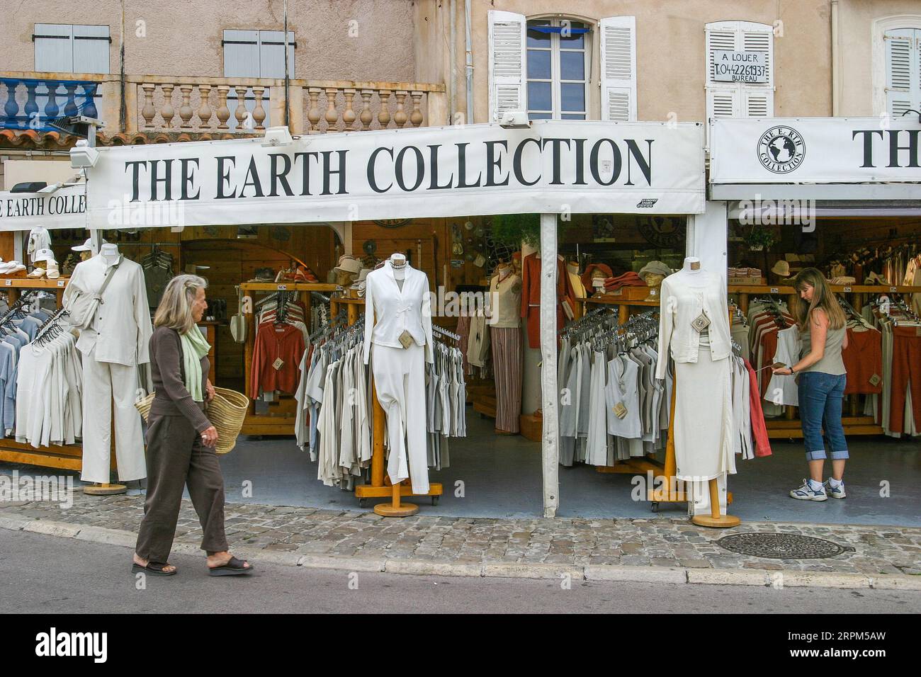France -Cote d'Azur In Saint Tropez a shop from 'The Earth Collection'  sells only clothes made of cotton, that is grown without the use of  pesticide Stock Photo - Alamy