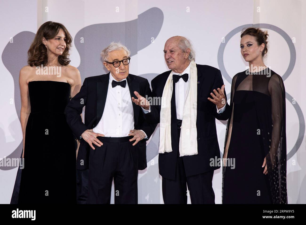 Photo : Cette année, le Festival international du film de Venise célèbre  ses 80 ans. Valérie Lemercier, Woody Allen, Vittorio Storaro et Lou de  Laage - Première du film Coup de chance 