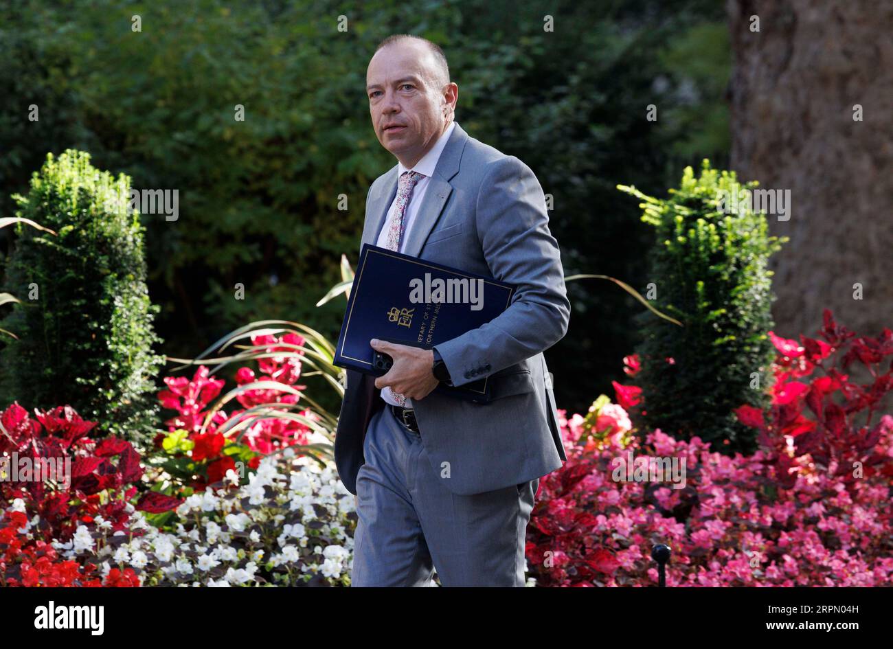 London, UK. 5th Sep, 2023. Chris Heaton-Harris, Northern Ireland Secretary, arrives for the first Cabinet meeting after the summer recess. Credit: Mark Thomas/Alamy Live News Stock Photo