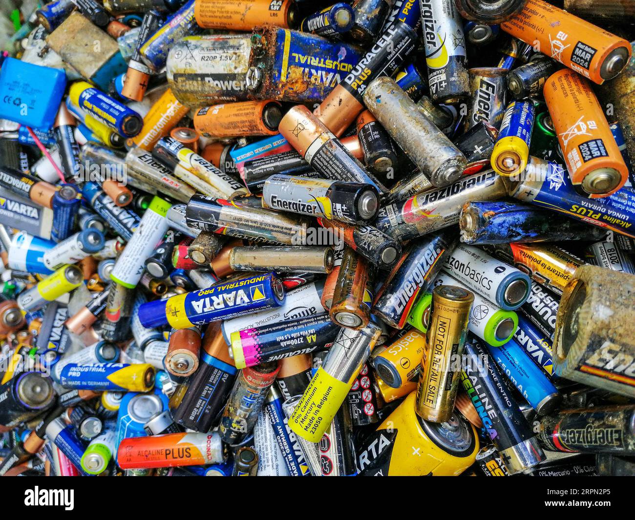 Exhausted batteries hires stock photography and images Alamy