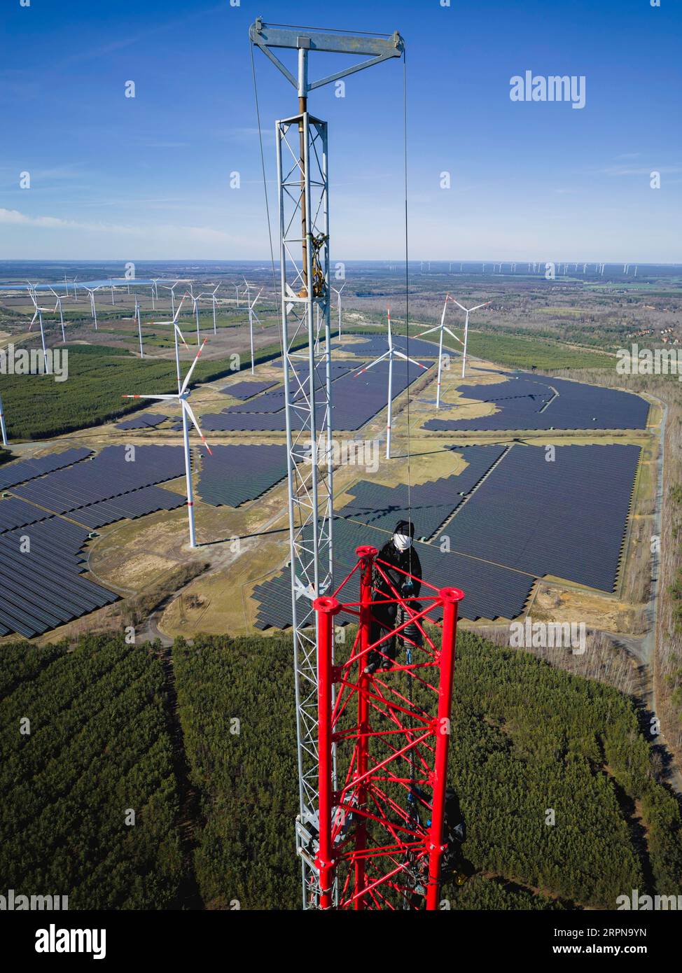 Aerial energy facility hi-res stock photography and images - Alamy