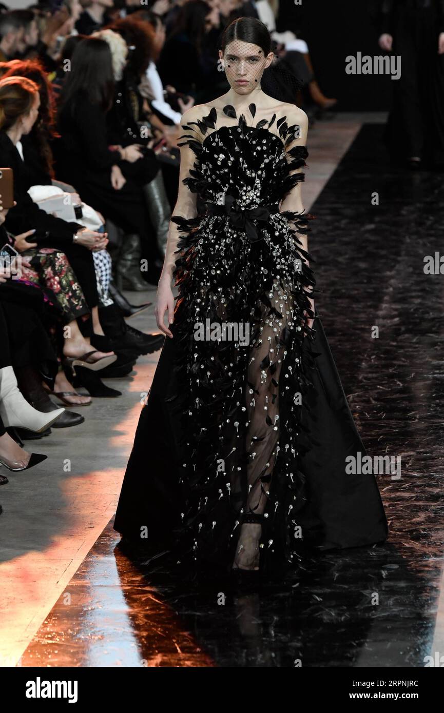 Elie saab 2020 hi-res stock photography and images - Alamy Elie saab 2020 hi-res stock photography and images - Alamy