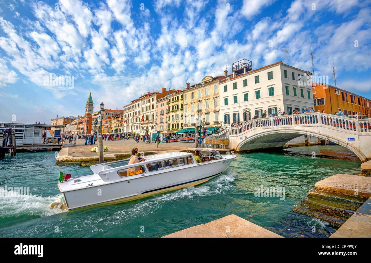 Venice tourist attractions hi-res stock photography and images - Alamy