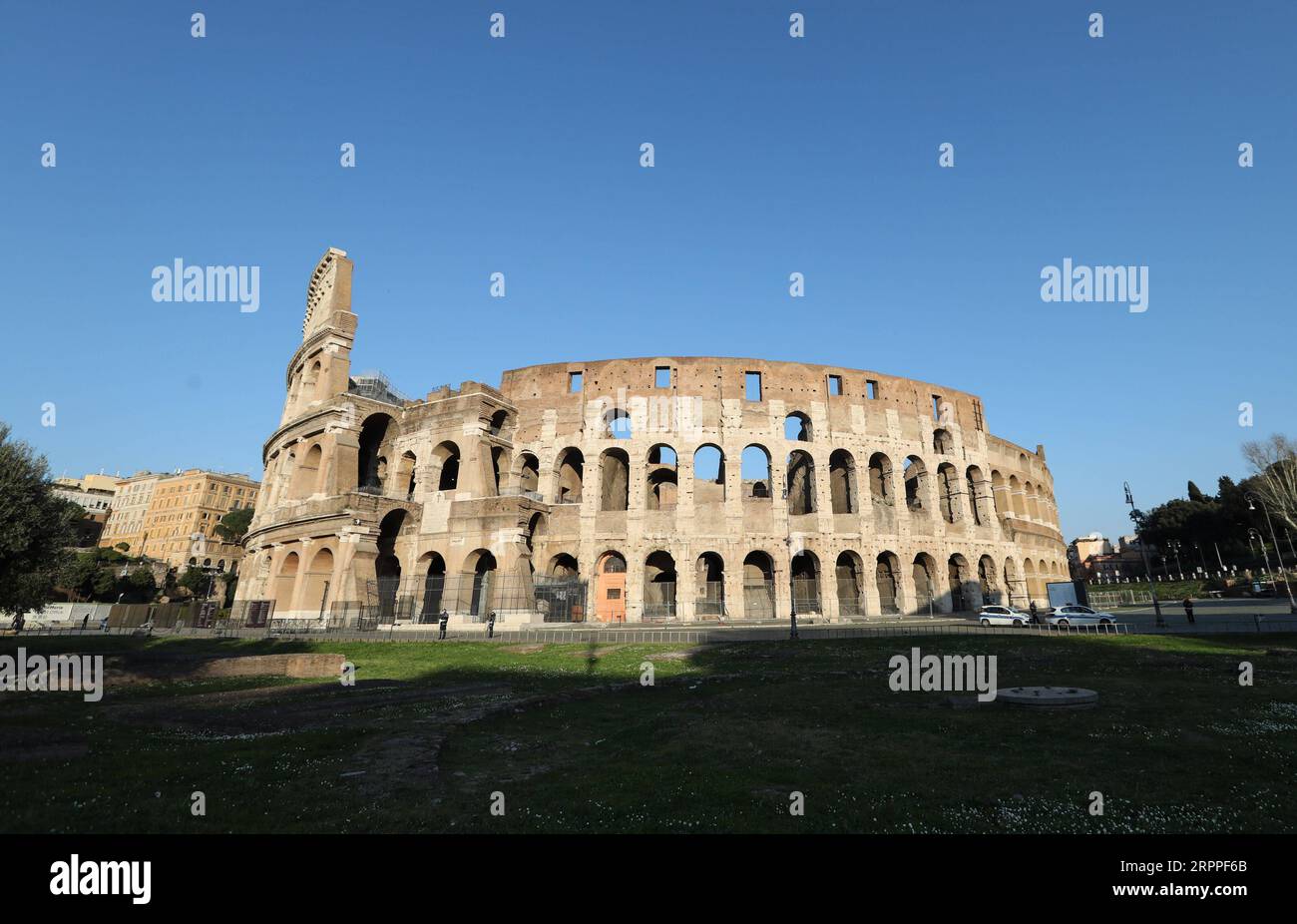200317 -- ROME, March 17, 2020 -- No tourists are seen at the Colosseo in Rome, Italy, March 16, 2020. Italy s accumulated number of confirmed cases rose to 27,980 on Monday from the tally of 24,747 on the previous day.  ITALY-ROME-COVID-19-LOCKDOWN ChengxTingting PUBLICATIONxNOTxINxCHN Stock Photo