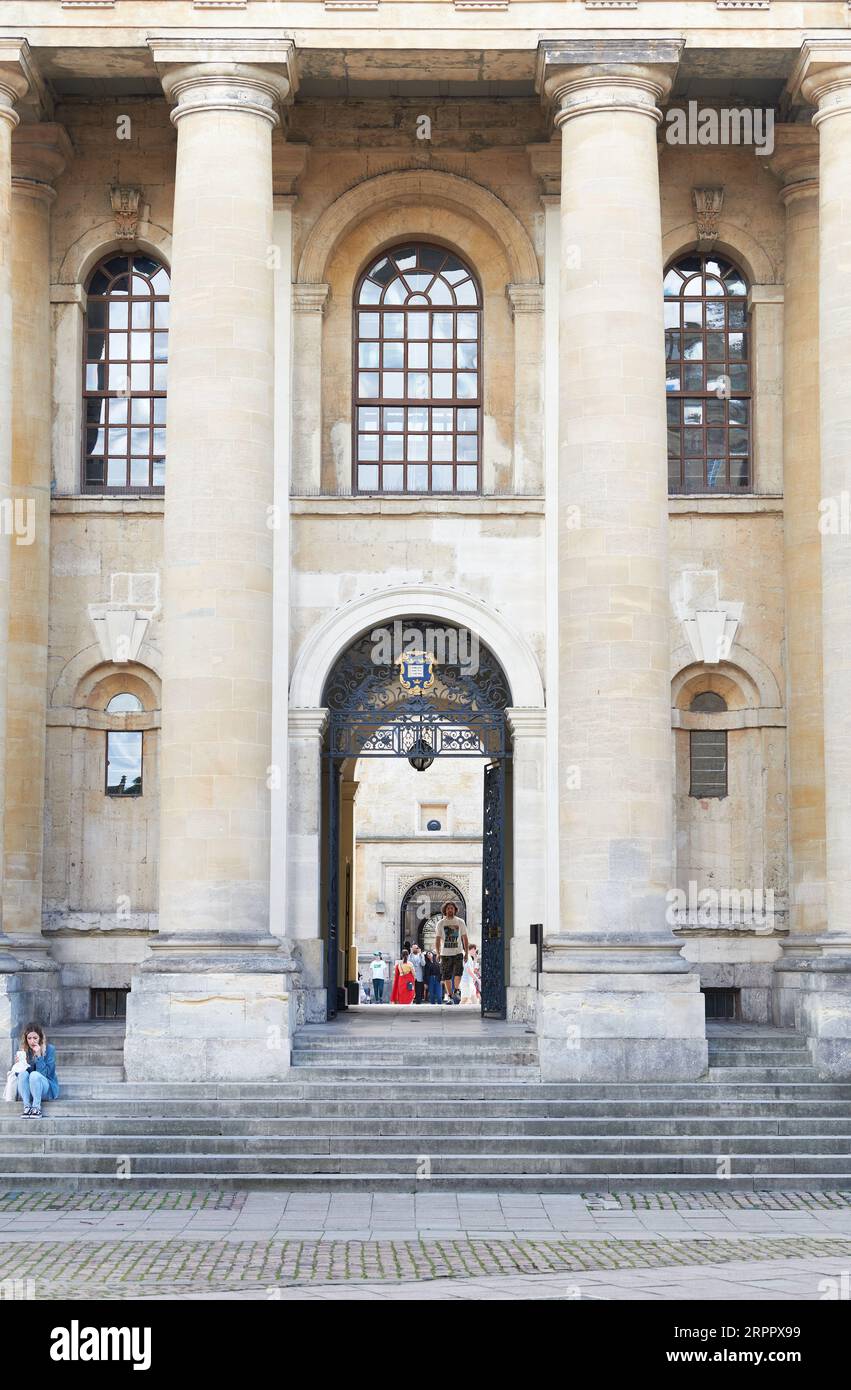 Arched entrance under the Weston Library to the Bodleian Library, University of Oxford, England. Stock Photo