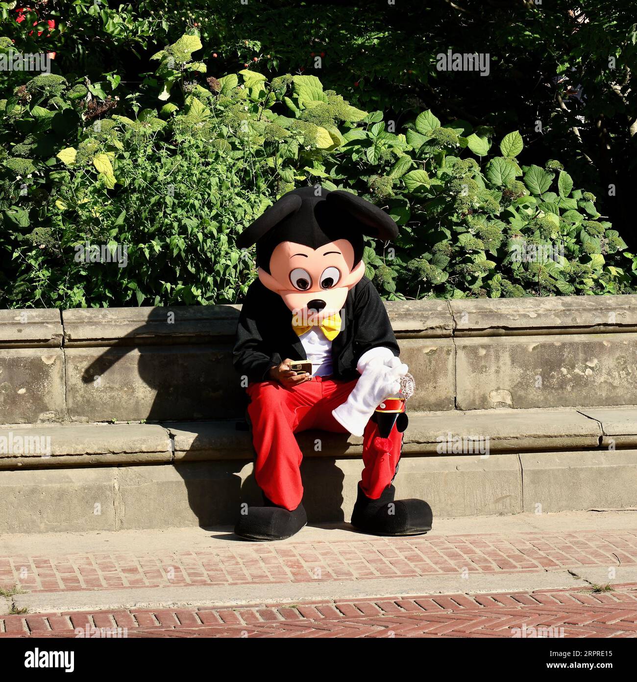 Mickey mouse cartoon hi-res stock photography and images - Page 3