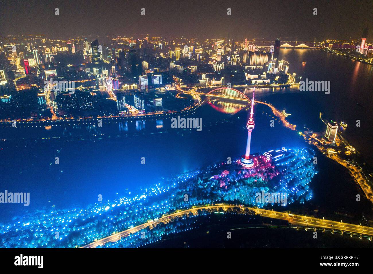 200408 -- WUHAN, April 8, 2020 -- Aerial photo taken on April 7, 2020 shows a night view in Wuhan, central China s Hubei Province. Wuhan, the megacity in central China, started lifting outbound travel restrictions from Wednesday after almost 11 weeks of lockdown to stem the spread of COVID-19.  CHINA-HUBEI-WUHAN-NIGHT VIEWCN XiaoxYijiu PUBLICATIONxNOTxINxCHN Stock Photo