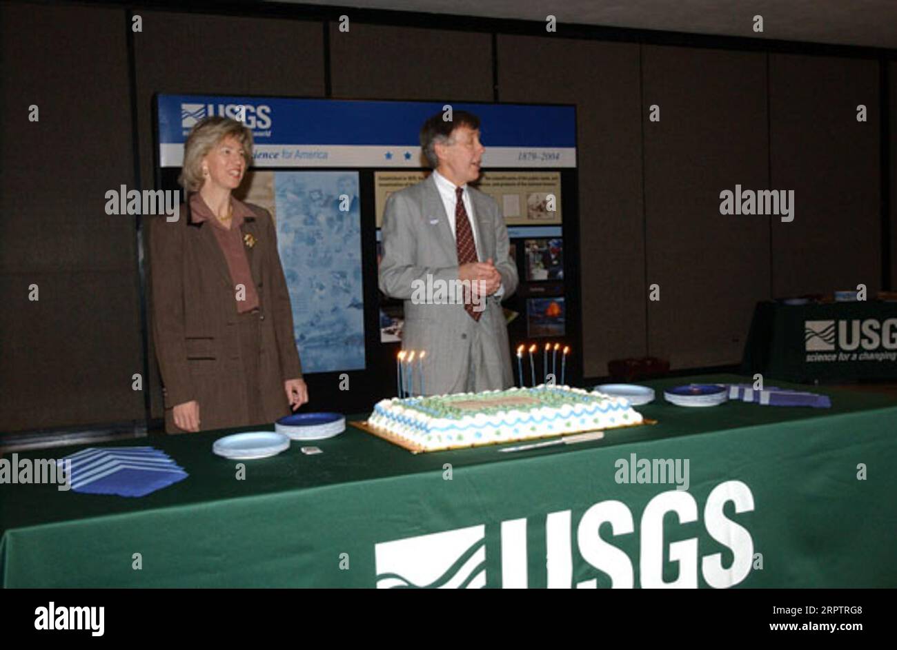 Secretary Gale Norton, left, and U.S. Geological Survey Director