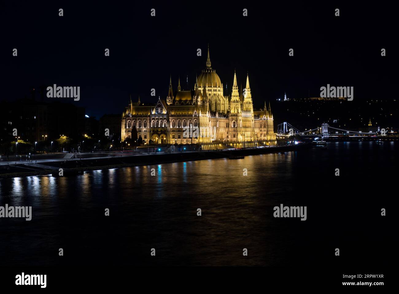 Parliament building at night hi-res stock photography and images - Alamy