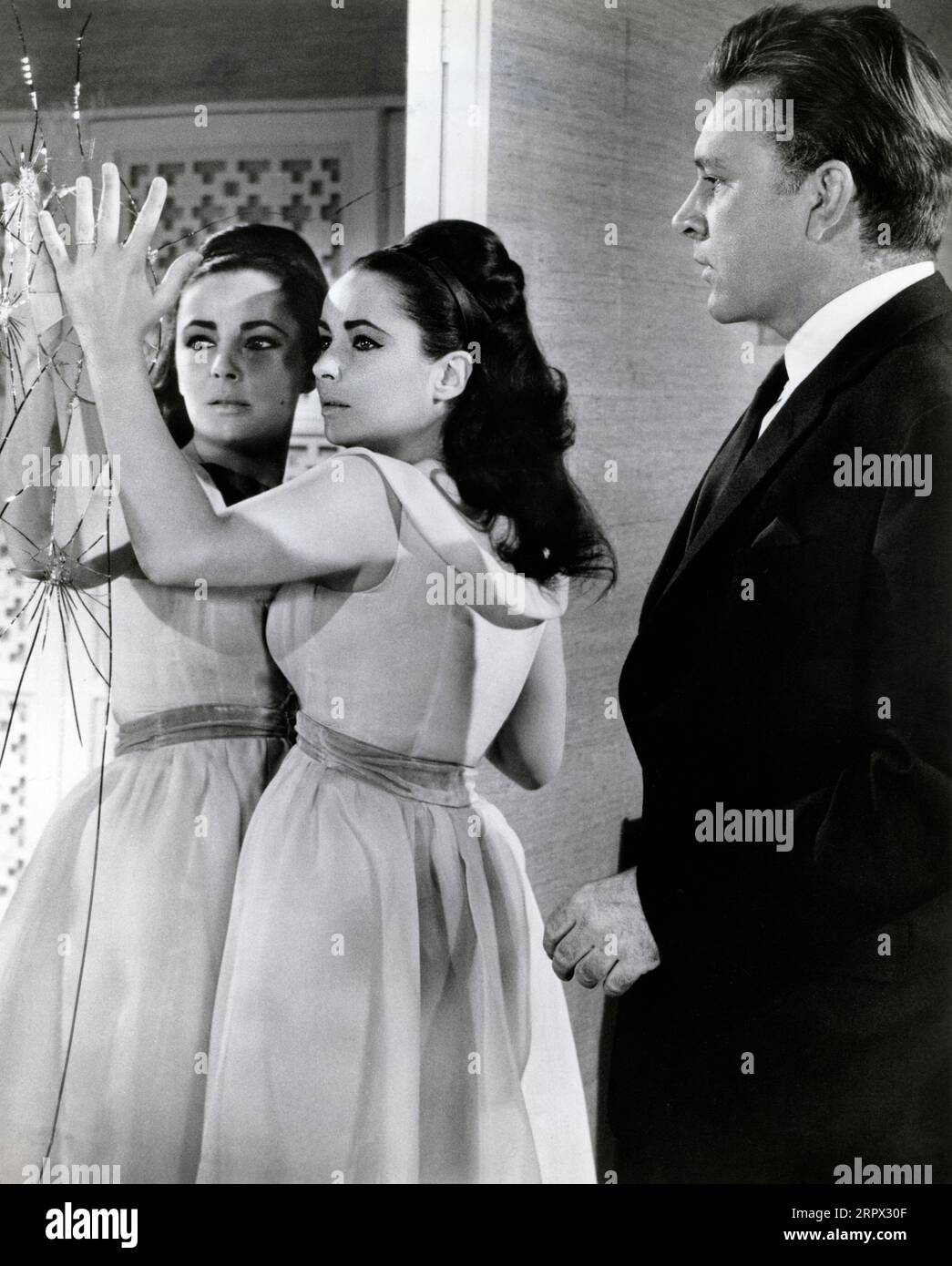 Elizabeth Taylor, Richard Burton, on-set of the British film, 'The V.I.P.s', MGM, 1963 Stock Photo