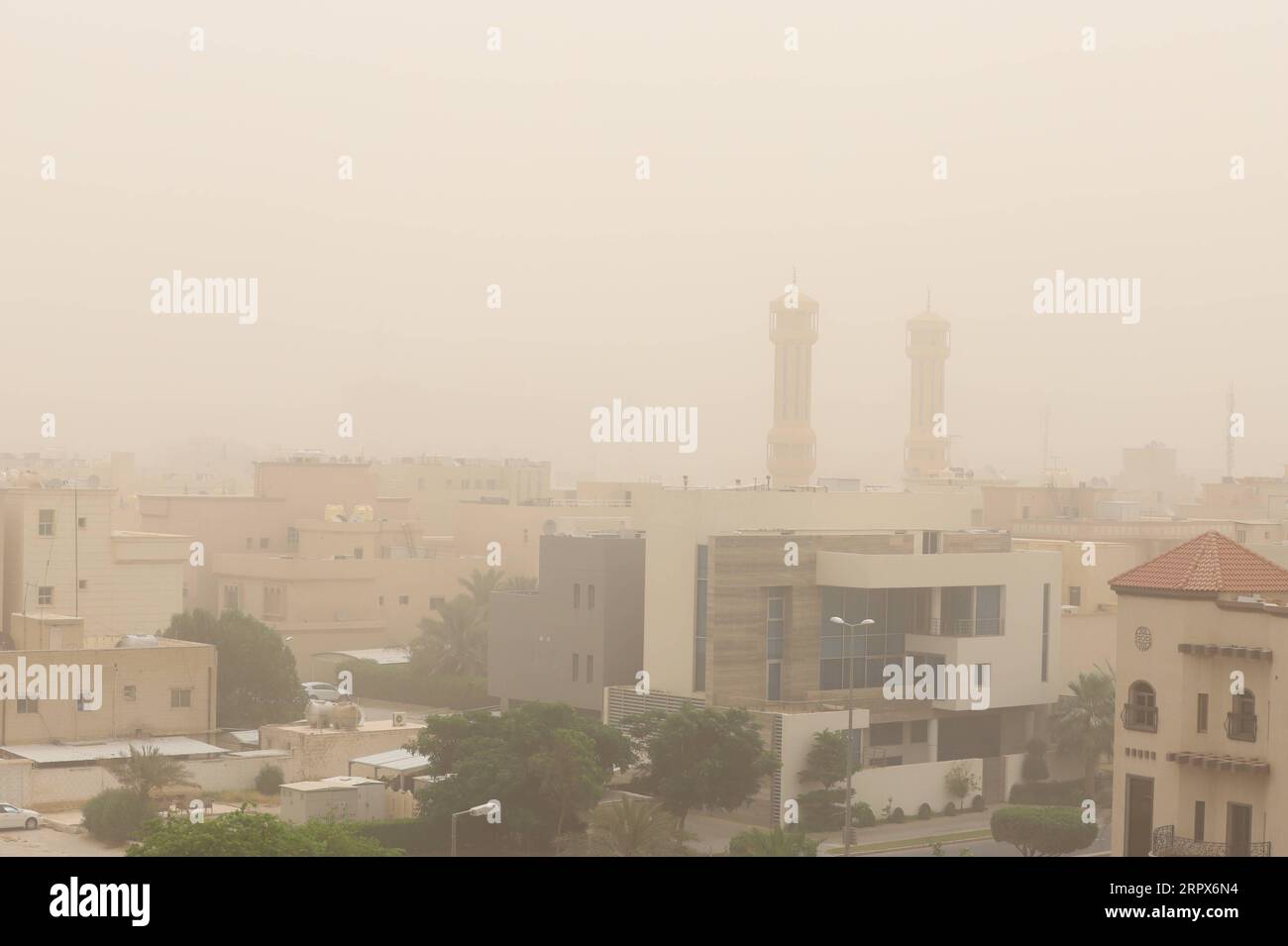 200510 -- HAWALLI GOVERNORATE, May 10, 2020 Xinhua -- Photo taken on May 10, 2020 shows the buildings shrouded in heavy dust in Hawalli Governorate, Kuwait. Photo by Asad/Xinhua KUWAIT-HAWALLI GOVERNORATE-DUST PUBLICATIONxNOTxINxCHN Stock Photo