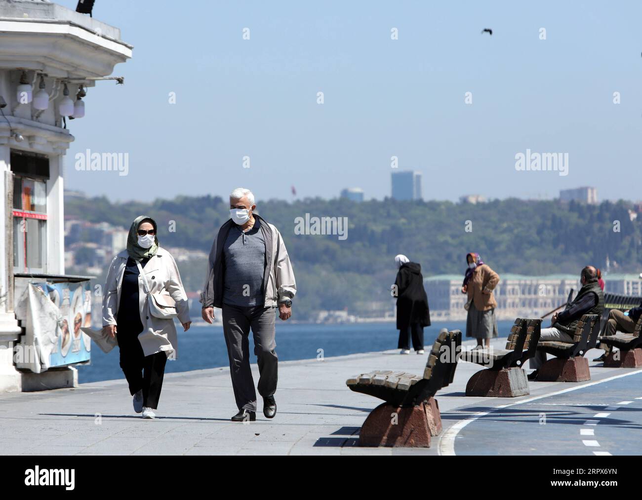 200510 -- ISTANBUL, May 10, 2020 Xinhua -- Elderlies walk on a street in Istanbul, Turkey, on May 10, 2020. Elderlies aged 65 and older across Turkey were allowed outside on Sunday for the first time in seven weeks in an easing of the coronavirus restrictions of the country. Turkey reported 1,542 new cases of COVID-19 and 47 new deaths in the past 24 hours, Health Minister Fahrettin Koca said Sunday. Photo by Osman Orsal/Xinhua TURKEY-ISTANBUL-COVID-19-ELDERLIES PUBLICATIONxNOTxINxCHN Stock Photo