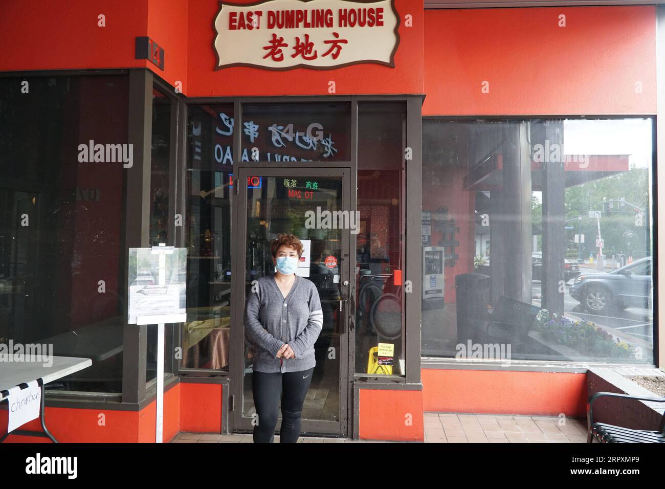 200528 -- ROCKVILLE U.S., May 28, 2020 -- File photo taken on May 22, 2020 shows Hong Ren, owner of East Dumpling House, in front of her restaurant in Rockville, Maryland, the United Sates. The nation s restaurant industry has 1 million restaurants and nearly 16 million employees, and many locations are dealing with the uncertainty brought by the government s response to the COVID-19. Photo by /Xinhua TO GO WITH Feature: Once buzzing, Chinese restaurants struggle amid U.S. COVID-19 lockdown U.S.-ROCKVILLE-COVID-19-LOCKDOWN-CHINESE RESTAURANTS MatthewxRusling PUBLICATIONxNOTxINxCHN Stock Photo