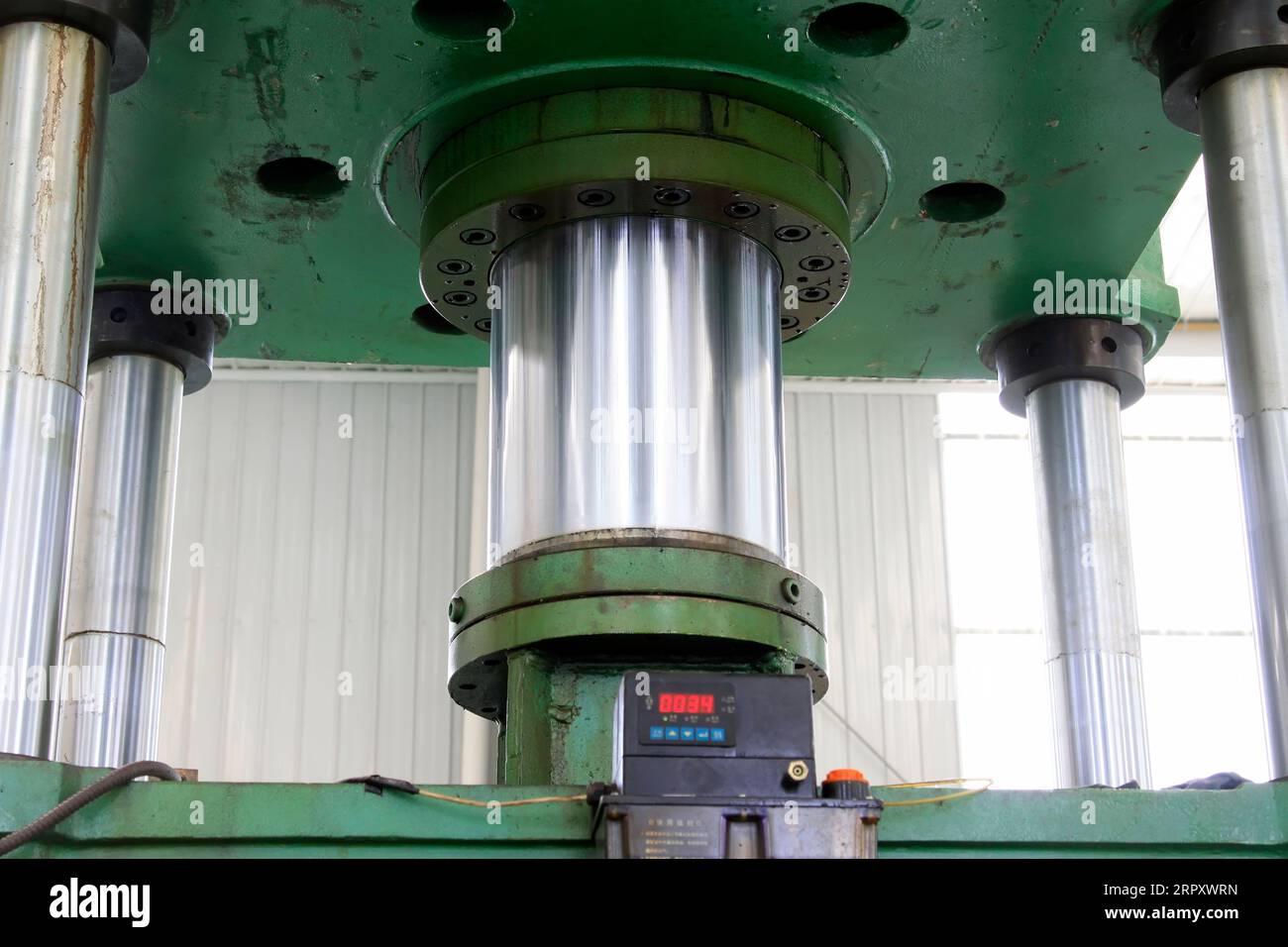 Hydraulic columns hi-res stock photography and images - Alamy