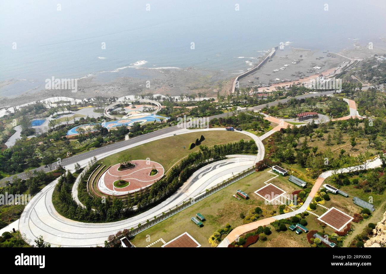 200604 -- QINGDAO, June 4, 2020 -- Aerial photo shows the Fenghuangshan ...