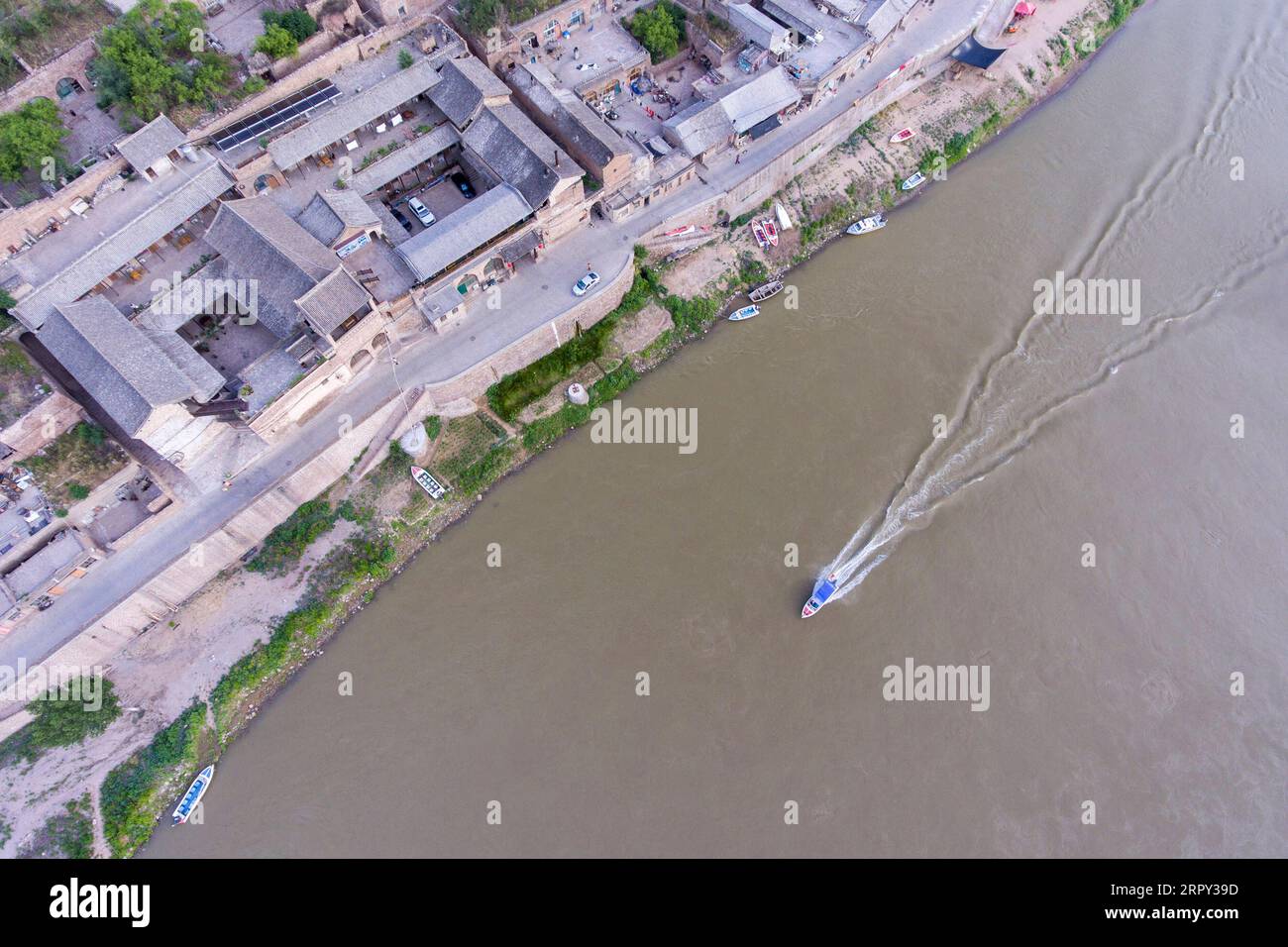 200612 -- LINXIAN, June 12, 2020 -- Aerial photo taken on June 10, 2020 shows a view of the Qikou ancient town in Linxian County of Lyuliang, north China s Shanxi Province.  CHINA-SHANXI-LINXIAN-ANCIENT TOWN-VIEW CN YangxChenguang PUBLICATIONxNOTxINxCHN Stock Photo