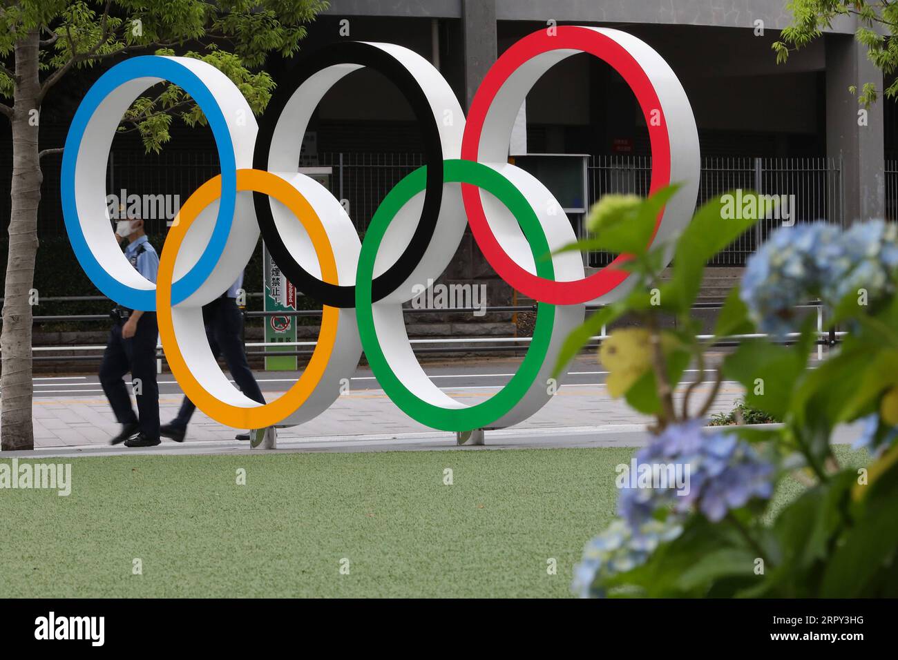 200612 -- TOKYO, June 12, 2020 -- Photo taken on June 12, 2020 shows the Olympic rings in Tokyo, Japan. Tokyo 2020 CEO Muto Toshiro said on Friday that 80 percent of the competition venues have been secured for the rescheduled Olympic Games in 2021.  SPJAPAN-TOKYO-OLYMPICS-VENUES SECURED DuxXiaoyi PUBLICATIONxNOTxINxCHN Stock Photo