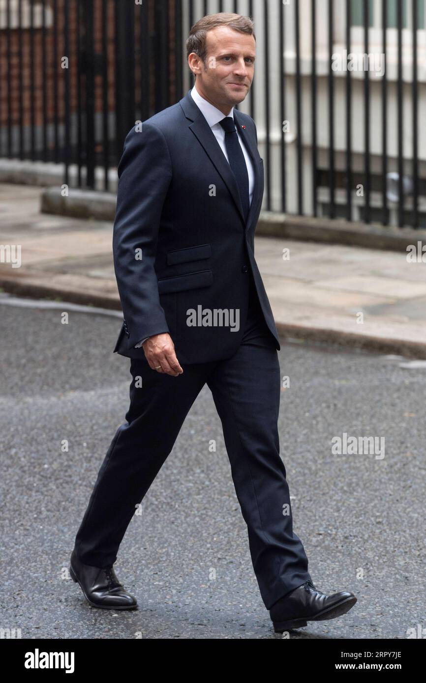 200618 -- LONDON, June 18, 2020 Xinhua -- French President Emmanuel Macron arrives for a meeting with British Prime Minister Boris Johnson not in the picture at 10 Downing Street in London, Britain, on June 18, 2020. Boris Johnson and Emmanuel Macron held talks Thursday at 10 Downing Street, the first meeting between heads of state in Britain since the COVID-19 pandemic started. Photo by Ray Tang/Xinhua BRITAIN-LONDON-PM-FRANCE-PRESIDENT-MEETING PUBLICATIONxNOTxINxCHN Stock Photo