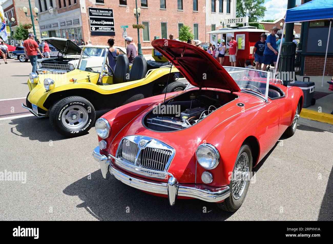Sycamore, Illinois, USA. An annual vintage car show dominating the main streets of small community in northeastern Illinois. Stock Photo