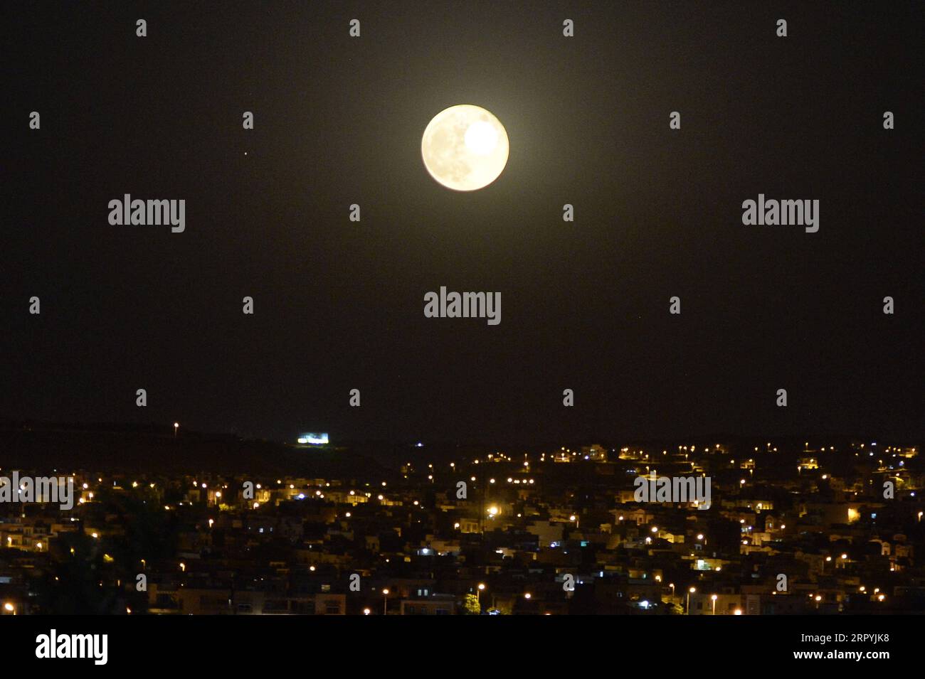 200705 -- RAWALPINDI, July 5, 2020 -- A full moon is seen in eastern Pakistan s Rawalpindi, on July 5, 2020.  PAKISTAN-RAWALPINDI-FULL MOON AhmadxKamal PUBLICATIONxNOTxINxCHN Stock Photo