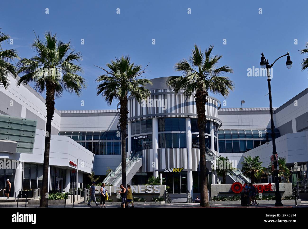 Hollywood Blvd - Buildings, statue  and Supermarket Stock Photo