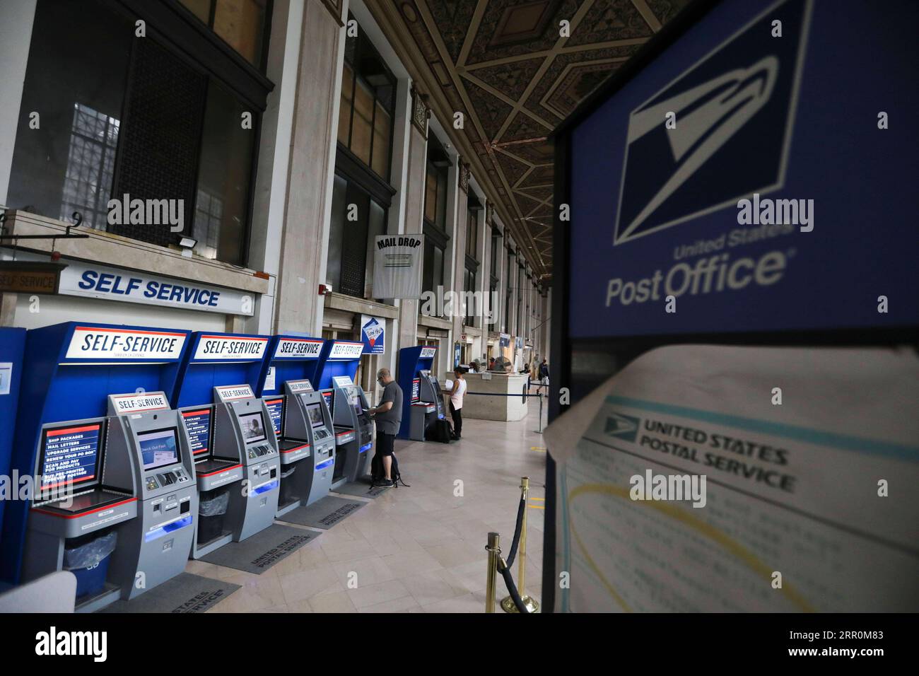 200820 NEW YORK, Aug. 20, 2020 People operate selfservice