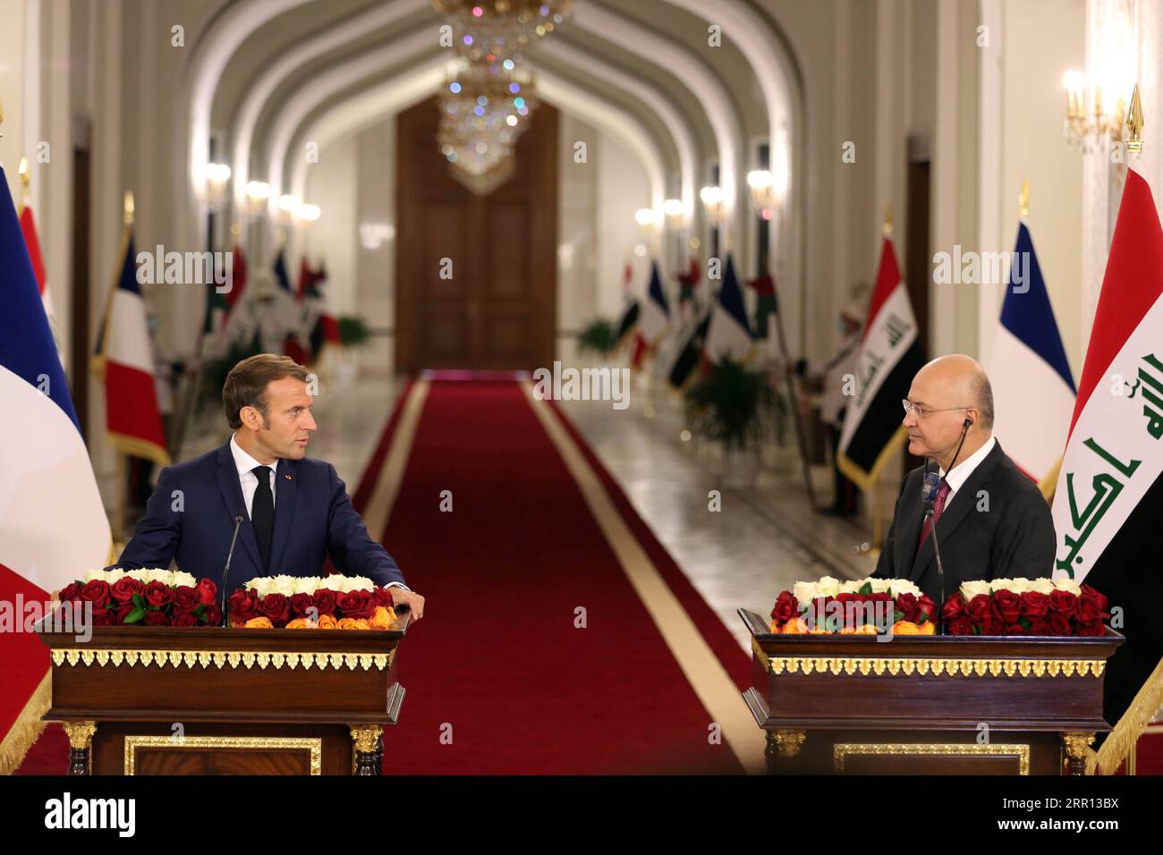 Bilder des Jahres 2020, News 09 September News Themen der Woche KW36 News Bilder des Tages 200902 -- BAGHDAD, Sept. 2, 2020  -- French President Emmanuel Macron L and Iraqi President Barham Salih attend a joint press conference in Baghdad, Iraq, on Sept. 2, 2020. Iraqi President Barham Salih on Wednesday met with his French counterpart Emmanuel Macron in Baghdad to discuss bilateral ties and the war against the Islamic State IS group.  IRAQ-BAGHDAD-FRANCE-PRESIDENT-VISIT Xinhua PUBLICATIONxNOTxINxCHN Stock Photo