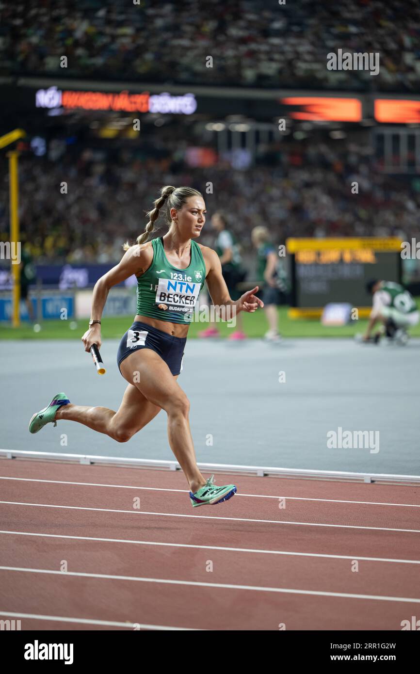 Sophie Becker participating in the 400 meters relay at the World