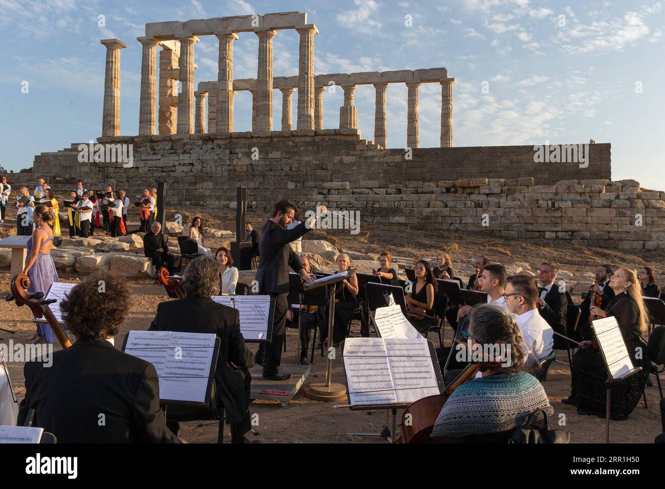 Bilder des Jahres 2020, Entertainment 09 September Entertainment Themen der Woche KW38 Entertainment Bilder des Tages 200917 -- ATHENS, Sept. 17, 2020 -- Musicians perform a musical in front of the ruins of the Temple of Poseidon at cape Sounion, some 70 km southeast of Athens, Greece, on Sept. 17, 2020. On the occasion of the 70th anniversary of the establishment of the Greek National Tourism Organization GNTO and the 71st anniversary of the founding of the People s Republic of China and the Mid-Autumn festival, a musical entitled As long as there shall be Achaeans -- Variations on a Sunbeam Stock Photo