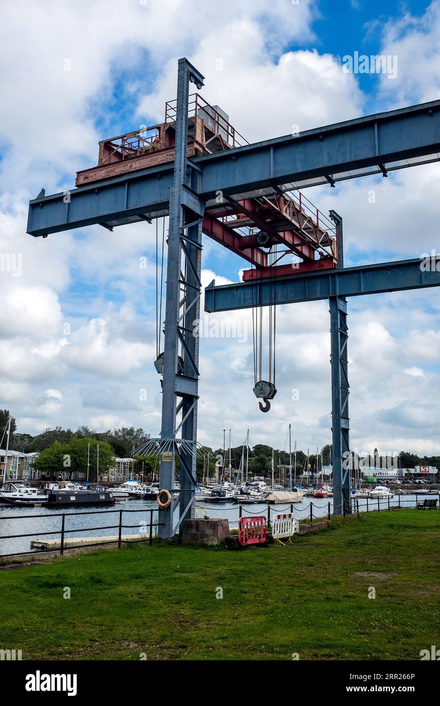 Gantry crane docks in hi-res stock photography and images - Alamy
