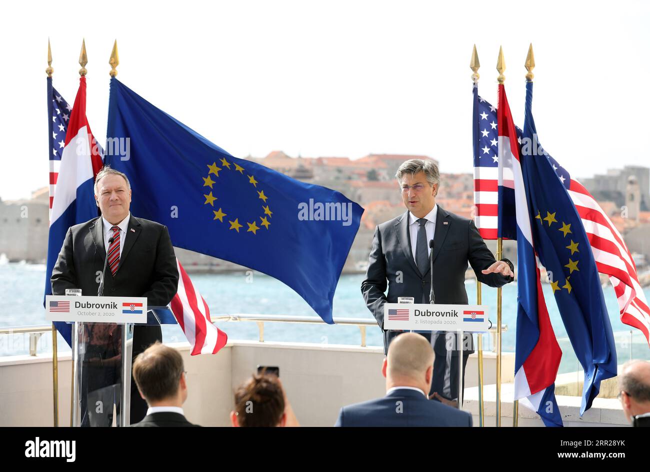 201006 -- ATHENS, Oct. 6, 2020 -- Croatian Prime Minister Andrej Plenkovic R and visiting U.S. Secretary of State Mike Pompeo attend a joint press conference after their meeting in Dubrovnik, Croatia, Oct. 2, 2020. /Pixsell via Xinhua Xinhua Headlines: Pompeo s China-smearing rhetoric not well received in Europe GrgoxJelavic PUBLICATIONxNOTxINxCHN Stock Photo