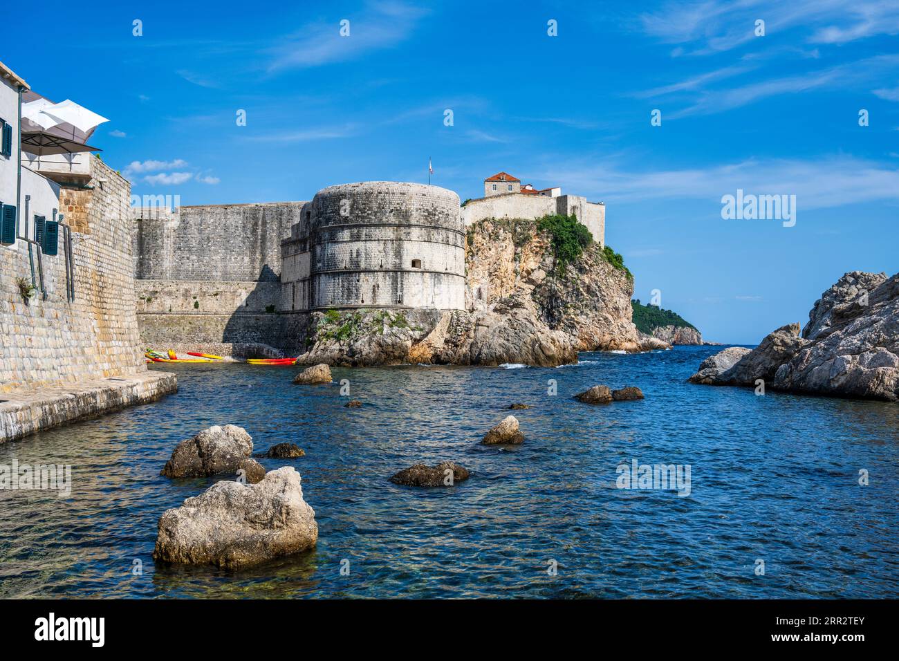 Kolorina Bay with the imposing backdrop of Fort Bokar (Tvrdava Bokar) in the old walled city of Dubrovnik on the Dalmatian Coast of Croatia Stock Photo