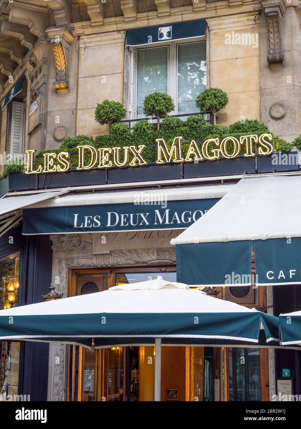 Iconic Brasserie, Les Deux Magots, Paris, France, Europe, EU. Stock Photo
