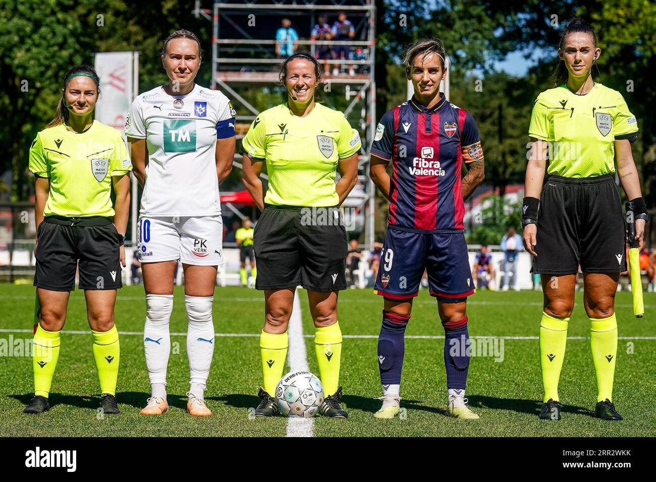 Enschede, Netherlands. 06th Sep, 2023. ENSCHEDE, NETHERLANDS - SEPTEMBER 6: Assistant Referee Nicoleta Bria, Betsy Hassett of Stjarnan, Referee Stacey Pearson, Natasha Andonova of Levante UD and Assistant Referee Edjena Kapxhiu during the UEFA Women's Champions League LP Group 1 Semi Final match between Levante UD and Stjarnan at the Sportpark Schreurserve on September 6, 2023 in Enschede, Netherlands (Photo by Rene Nijhuis/BSR Agency) Credit: BSR Agency/Alamy Live News Stock Photo