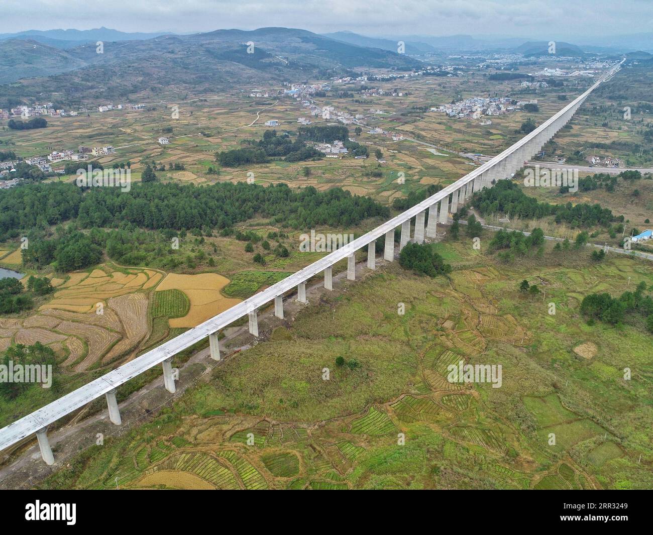 201020 -- DUSHAN, Oct. 20, 2020 -- Aerial photo shows the Lali grand bridge of Guiyang-Nanning high-speed railway, in Dushan County, southwest China s Guizhou Province, Oct. 20, 2020. Guiyang-Nanning high-speed railway is designed with a maximum speed of 350 km per hour.  CHINA-GUIZHOU-HIGH-SPEED RAILWAY-CONSTRUCTION CN LiuxXu PUBLICATIONxNOTxINxCHN Stock Photo