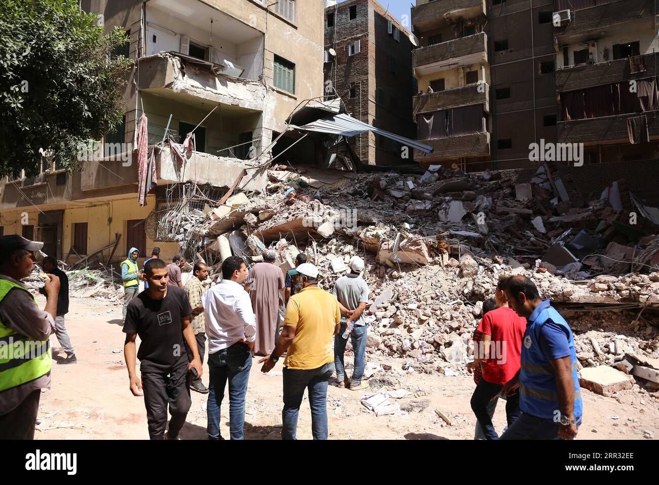 Egypt cairo building collapse hi-res stock photography and images - Alamy