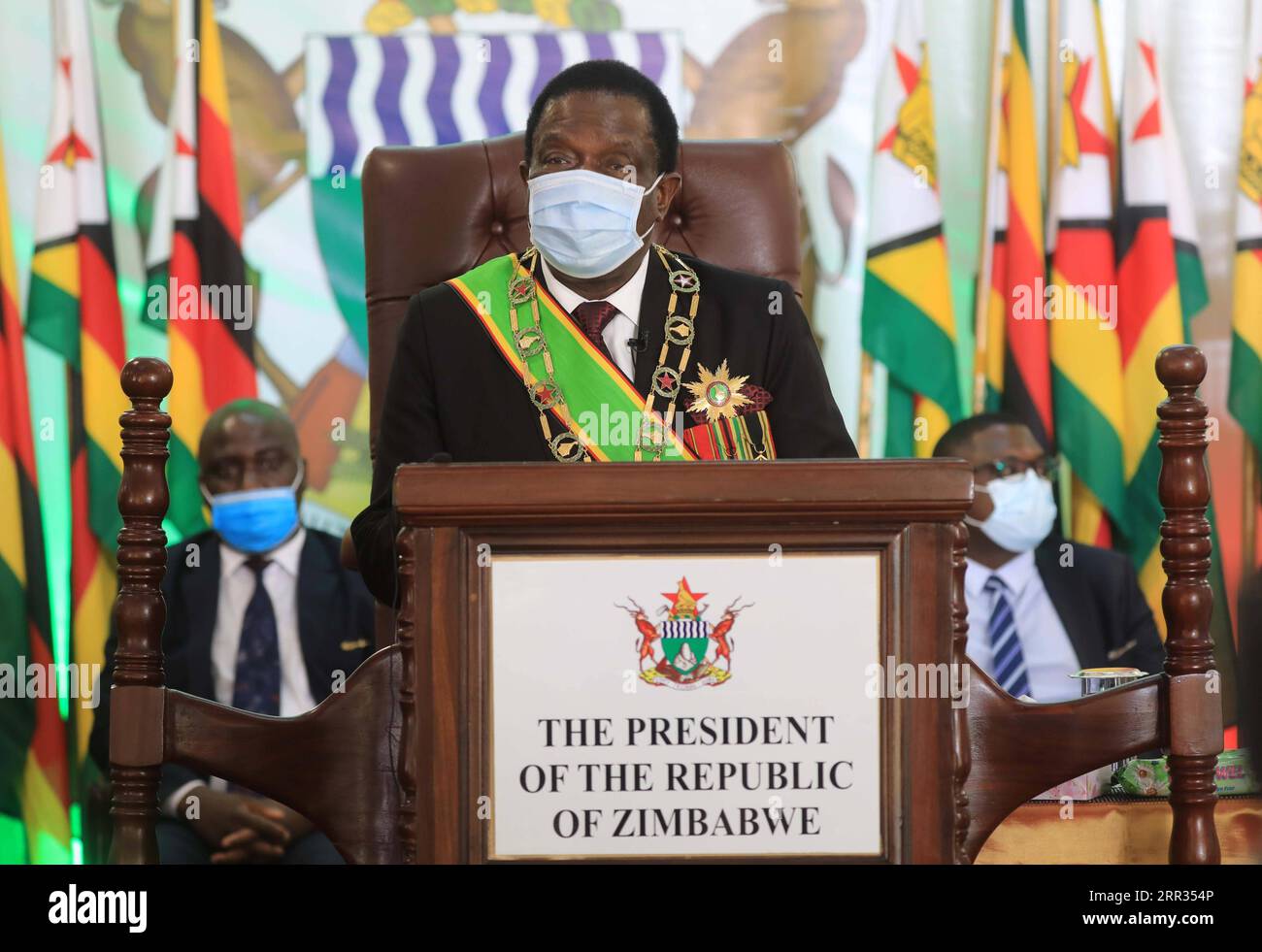 201023 -- HARARE, Oct. 23, 2020 -- Zimbabwean President Emmerson Mnangagwa presents the State of the Nation Address at the State House in Harare, Zimbabwe, Oct. 22, 2020. Mnangagwa on Thursday set out the legislative agenda for the Third Session of the Ninth Parliament of Zimbabwe, which mainly focuses on further driving economic growth. In his virtual address to the joint sitting of both the National Assembly and Senate, Mnangagwa exhorted Parliament to expedite some of the Bills to accelerate economic growth. Photo by /Xinhua ZIMBABWE-HARARE-EMMERSON MNANGAGWA-LEGISLATIVE AGENDA Wanda PUBLIC Stock Photo