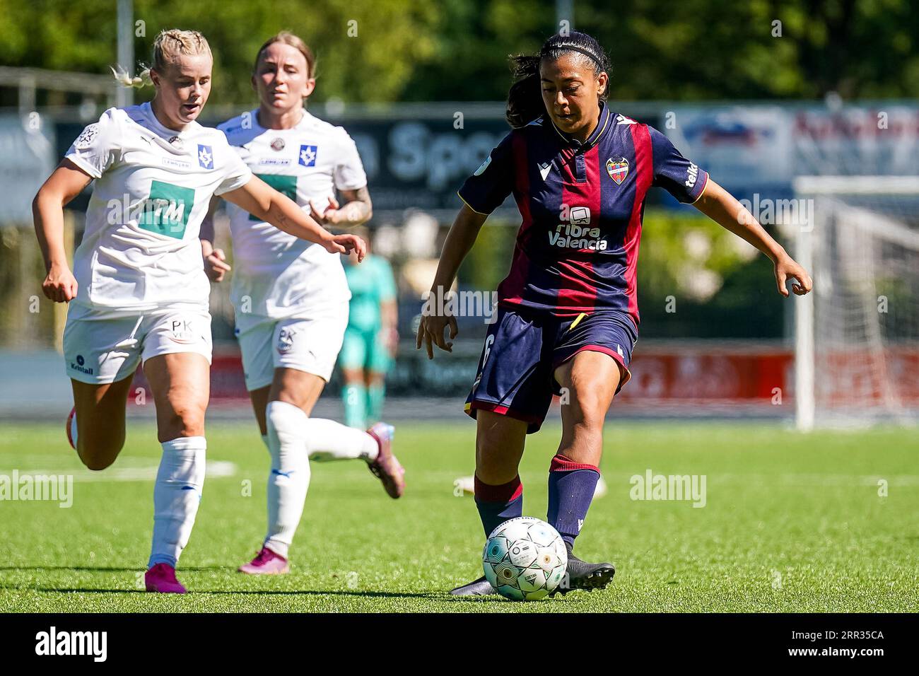 Enschede, Netherlands. 06th Sep, 2023. ENSCHEDE, NETHERLANDS - SEPTEMBER 6: Paula Fernandez of Levante UD passes the ball during the UEFA Women's Champions League LP Group 1 Semi Final match between Levante UD and Stjarnan at the Sportpark Schreurserve on September 6, 2023 in Enschede, Netherlands (Photo by Rene Nijhuis/BSR Agency) Credit: BSR Agency/Alamy Live News Stock Photo