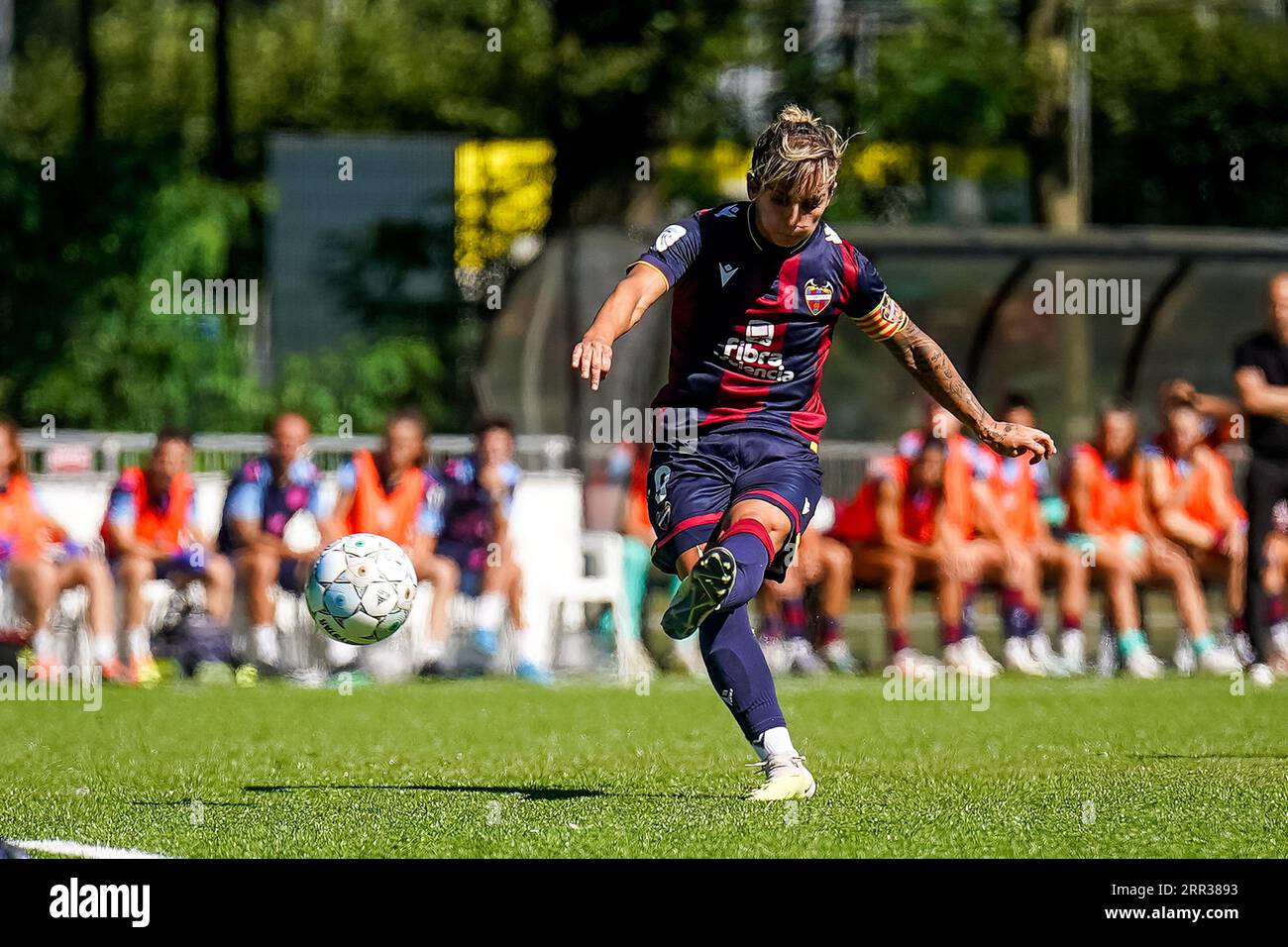 Enschede, Netherlands. 06th Sep, 2023. ENSCHEDE, NETHERLANDS - SEPTEMBER 6: Natasha Andonova of Levante UD shoots at goal during the UEFA Women's Champions League LP Group 1 Semi Final match between Levante UD and Stjarnan at the Sportpark Schreurserve on September 6, 2023 in Enschede, Netherlands (Photo by Rene Nijhuis/BSR Agency) Credit: BSR Agency/Alamy Live News Stock Photo