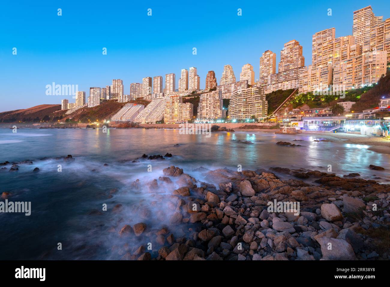skyline-of-buildings-at-the-coastal-city-of-re-aca-at-valparaiso-region