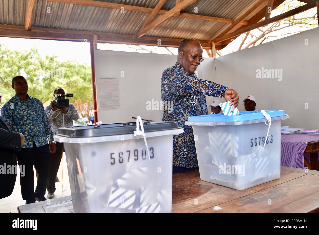 201028 -- DAR ES SALAAM, Oct. 28, 2020  -- Tanzania s incumbent President John Magufuli casts his ballot at a polling station in Dodoma, Tanzania, on Oct. 28, 2020. More than 29 million Tanzanians are taking to some 80,000 polling stations across the country to cast ballots for the elections of president, members of parliament and councilors on Wednesday. Tanzanian State House/Handout via  TANZANIA-DODOMA-MAGUFULI-VOTE Xinhua PUBLICATIONxNOTxINxCHN Stock Photo