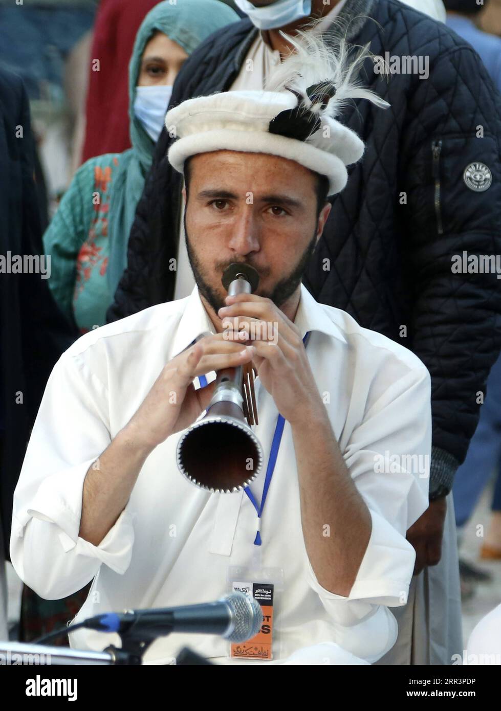 201109 ISLAMABAD Nov 9 2020 An Artist Performs During The Lok 201109-islamabad-nov-9-2020-an-artist-performs-during-the-lok