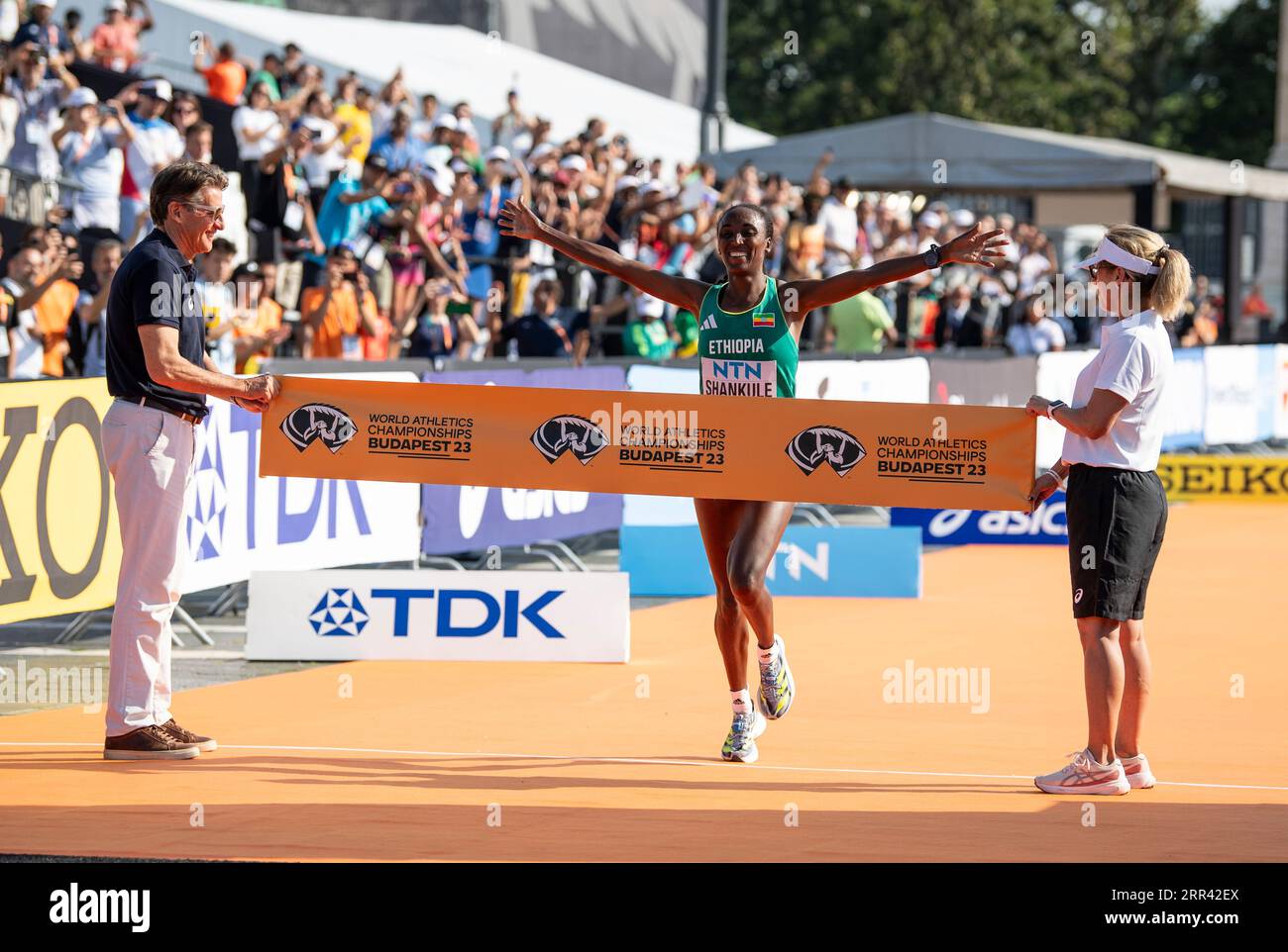 Amane Beriso Shankule of Ethiopia crossing the finishing line to win